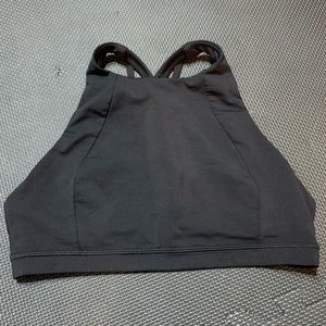 Free to be serene high neck sports bra